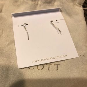 Kendra Scott Jewelry - Kendra Scott Alex Gold Earrings In Black Kendra Scott Jewelry - Kendra Scott Alex Gold Earrings In Black